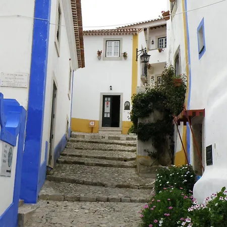 Konukevi Casa De S. Thiago De Óbidos